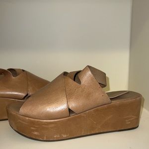Matisse Runaway Platforms Light Tan Size 10